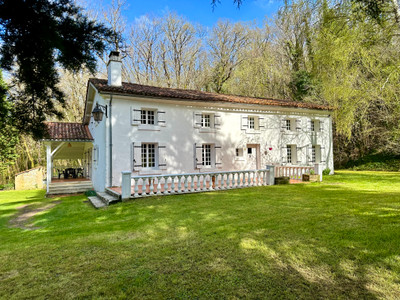 Maison à vendre à Rioux-Martin, Charente, Poitou-Charentes, avec Leggett Immobilier