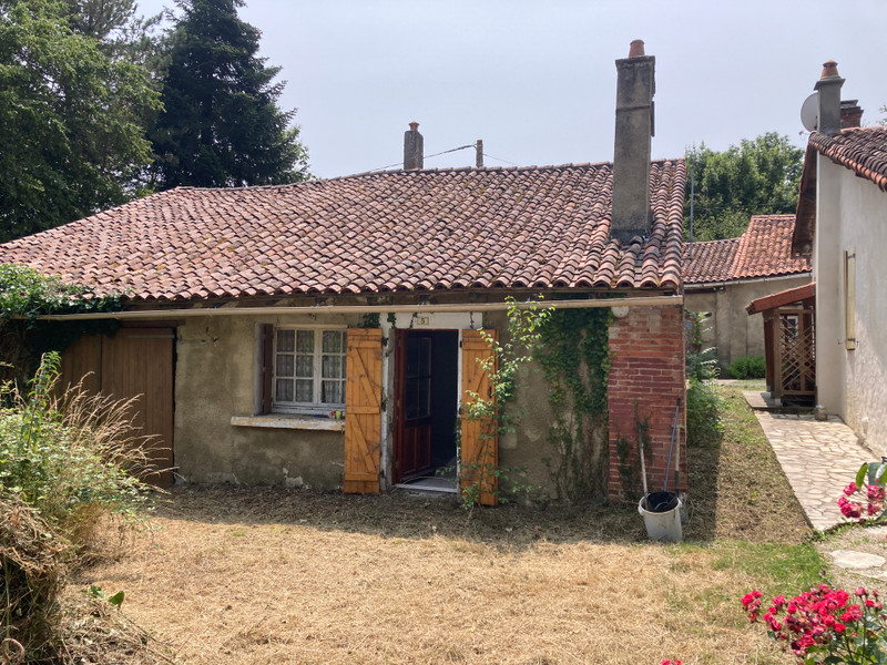 French property for sale in Luchapt, Vienne - €66,600 - photo 0