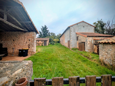 French property for sale in Anché, Vienne - €72,000 - photo 10
