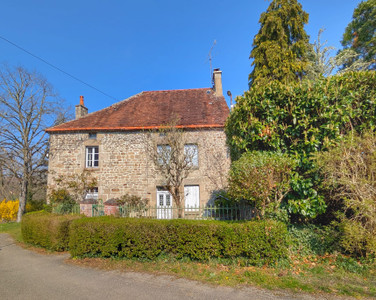 Maison à vendre à Saint-Médard-la-Rochette, Creuse, Limousin, avec Leggett Immobilier