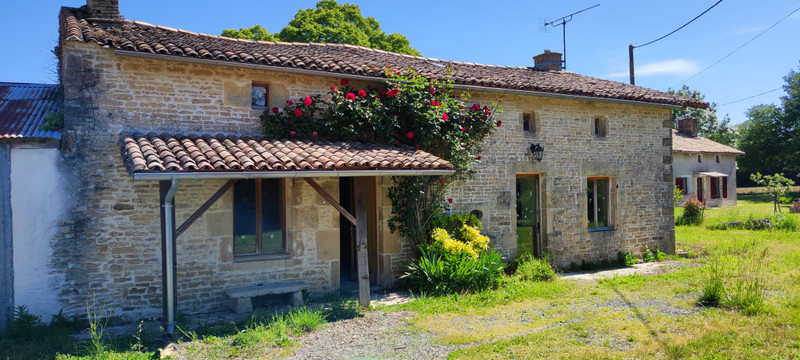 Propriété à vendre à Lezay, Deux-Sèvres - 79 900 €
