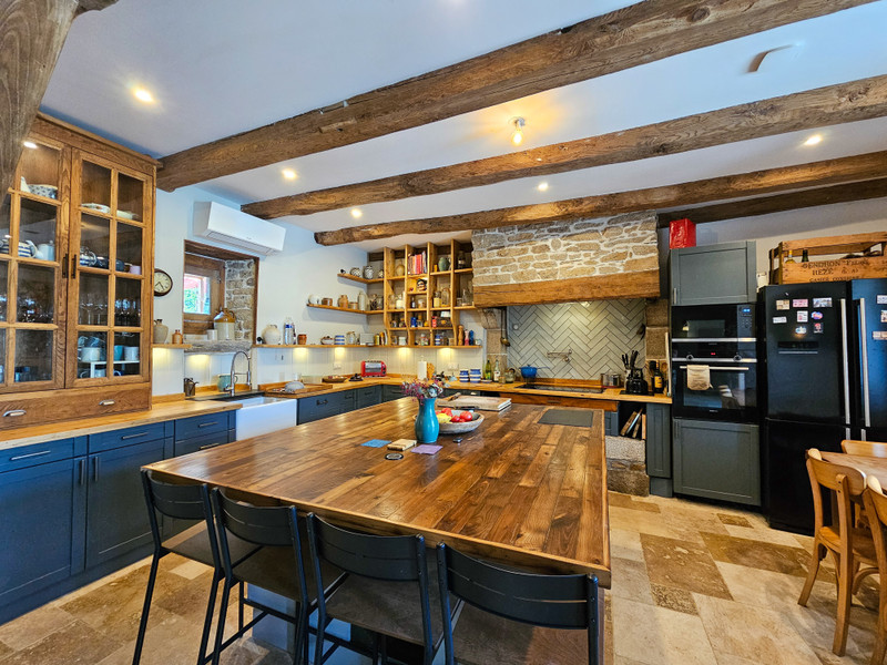 French property for sale in Guégon, Morbihan - €362,400 - photo 1