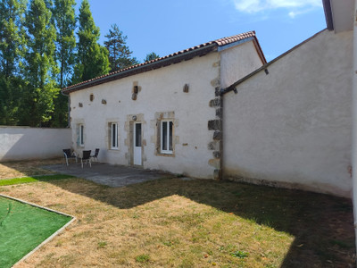 French property for sale in Valence-en-Poitou, Vienne - €371,000 - photo 3