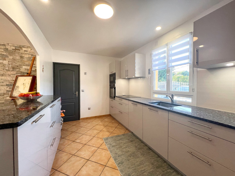 French property for sale in Flayosc, Var - €465,000 - photo 4