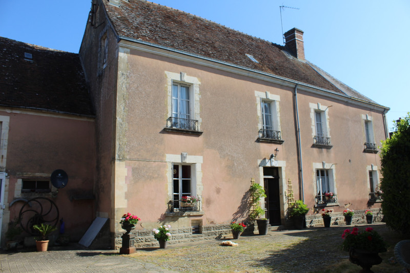 Maison à vendre à Mauves-sur-Huisne, Orne - 318 000 € - photo 1