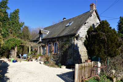 Maison à vendre à Saint-Julien-du-Terroux, Mayenne, Pays de la Loire, avec Leggett Immobilier