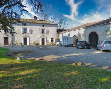 Maison à vendre à Brigueuil, Charente, Poitou-Charentes, avec Leggett Immobilier