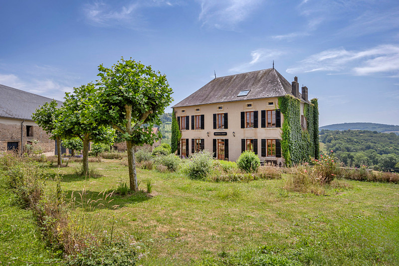 French property for sale in Villapourçon, Nièvre - €495,000 - photo 0