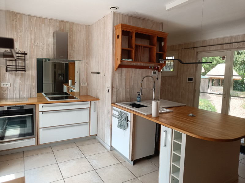 French property for sale in Montbazon, Indre-et-Loire - €644,800 - photo 9