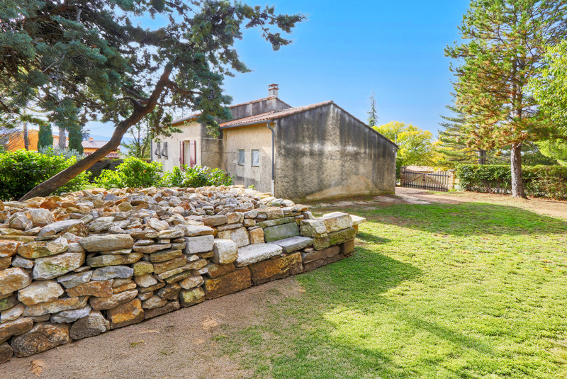 French property for sale in Saint-Saturnin-lès-Apt, Vaucluse - €250,000 - photo 12