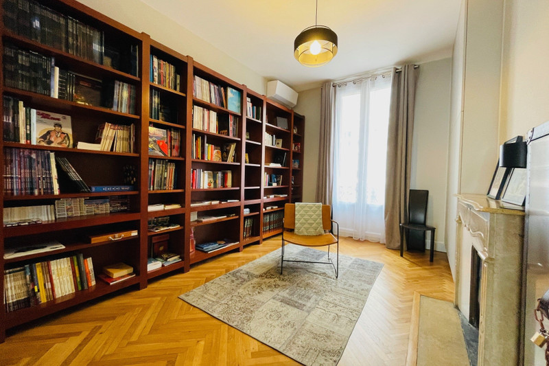 French property for sale in Nice, Alpes-Maritimes - €550,000 - photo 2