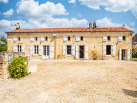 Maison à vendre à Saint-Palais-de-Phiolin, Charente-Maritime - 466.400 € - photo 1