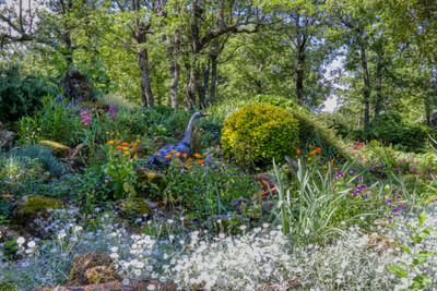 LUBERON - Magnificent property with heated pool and a landscaped garden  in a peaceful setting.