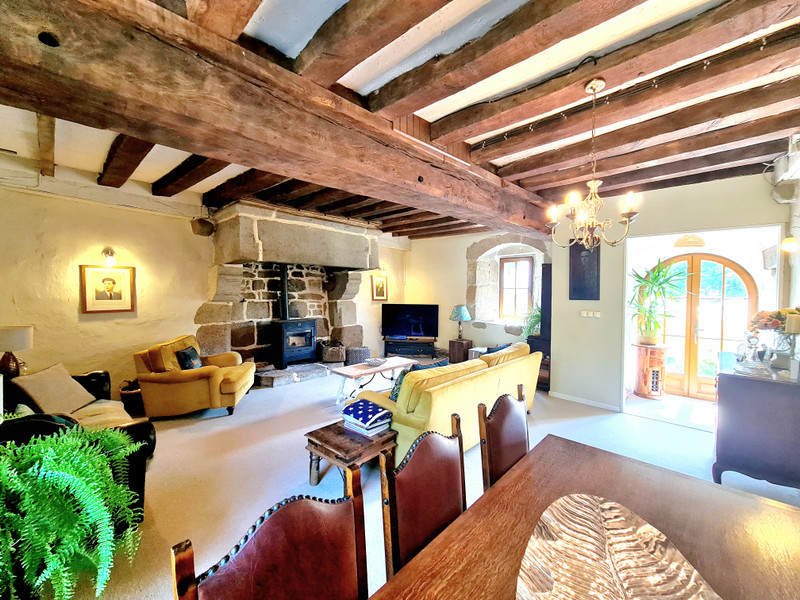 French property for sale in Saint-Berthevin-la-Tannière, Mayenne - €232,000 - photo 2