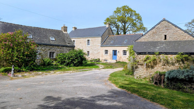 French property for sale in Langonnet, Morbihan - €551,200 - photo 1