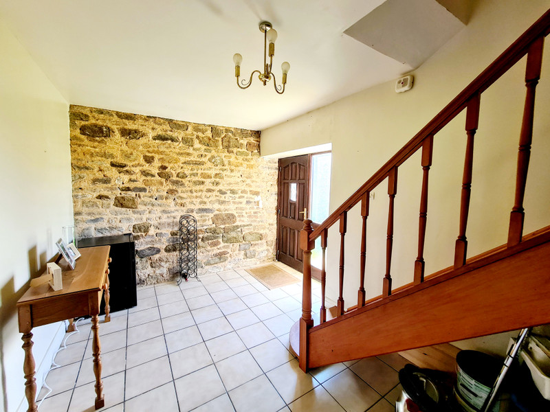 French property for sale in Couesmes-Vaucé, Mayenne - €150,000 - photo 4