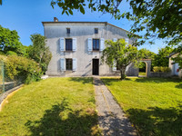 Maison à vendre à Aigre, Charente - 187 000 € - photo 1