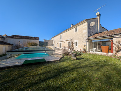 Maison à vendre à Mérignac, Charente, Poitou-Charentes, avec Leggett Immobilier