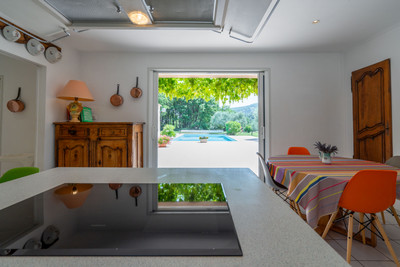 Magnificent and large property with calm and relaxing garden, terrace, pool, near to all amenities.