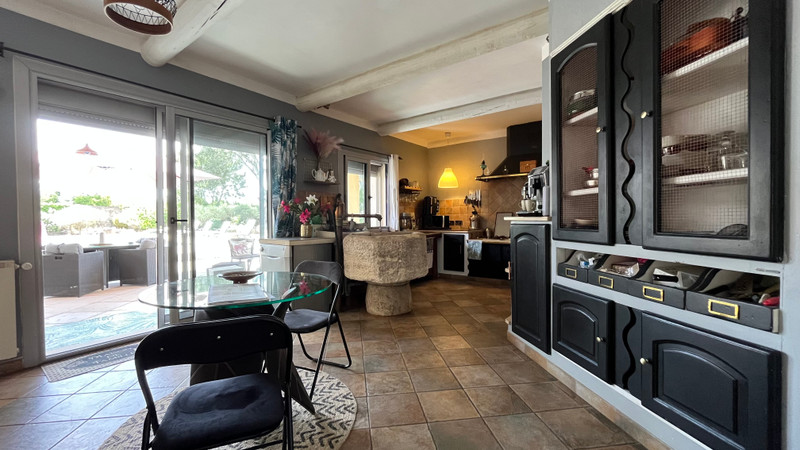 French property for sale in Cavaillon, Vaucluse - €1,245,000 - photo 2