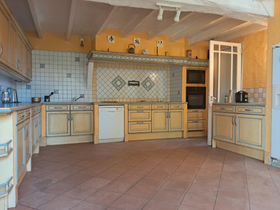 French property for sale in La Lande-de-Fronsac, Gironde - €371,000 - photo 2