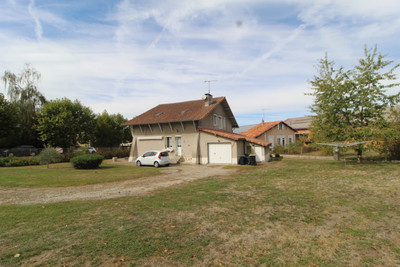 French property for sale in Confolens, Charente - €162,000 - photo 5