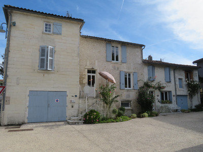 Maison à vendre à Bourg-Charente, Charente, Poitou-Charentes, avec Leggett Immobilier