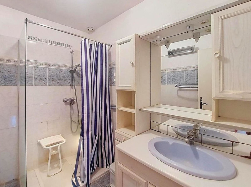 French property for sale in Draguignan, Var - €430,000 - photo 9