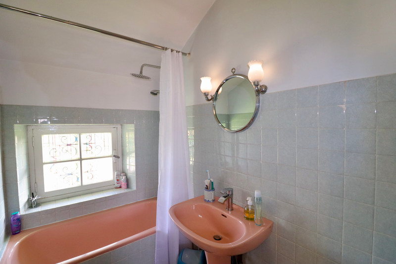 French property for sale in Écuras, Charente - €212,000 - photo 6