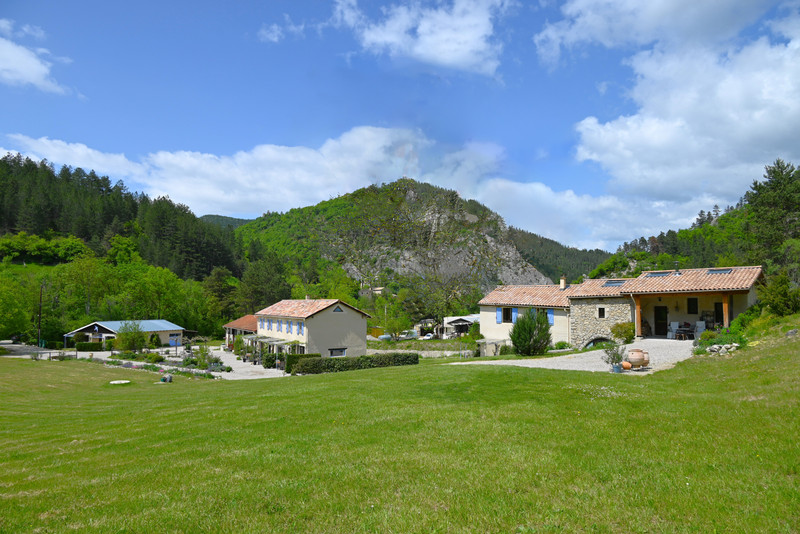 French property for sale in Luc-en-Diois, Drôme - €795,000 - photo 3