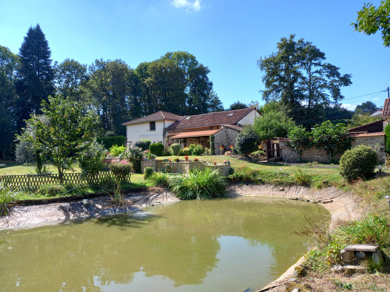 French property for sale in Terres-de-Haute-Charente, Charente - €267,500 - photo 0