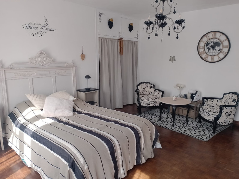 French property for sale in La Rochefoucauld-en-Angoumois, Charente - €179,350 - photo 4