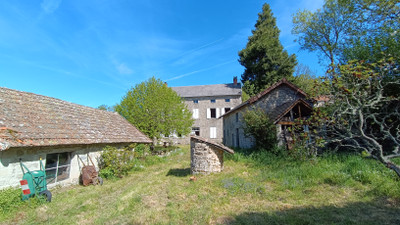 French property for sale in Auzances, Creuse - €144,900 - photo 4
