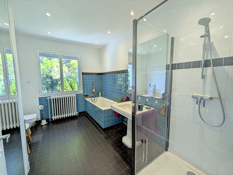French property for sale in Avignon, Vaucluse - €570,000 - photo 10