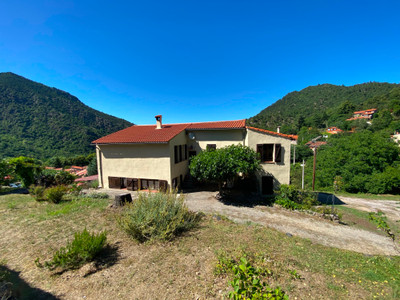 Commerce à vendre à Casteil, Pyrénées-Orientales, Languedoc-Roussillon, avec Leggett Immobilier