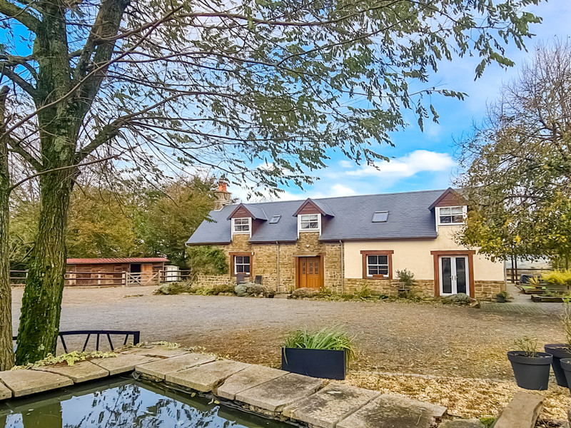 Maison à vendre à Vire Normandie, Calvados - 333 000 € - photo 1