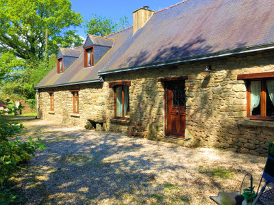 Maison à vendre à Noyal-Pontivy, Morbihan, Bretagne, avec Leggett Immobilier