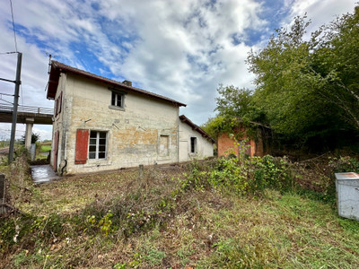Maison à vendre à Bors (Canton de Tude-et-Lavalette), Charente, Poitou-Charentes, avec Leggett Immobilier