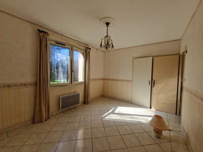 French property for sale in Vouzan, Charente - €128,000 - photo 6