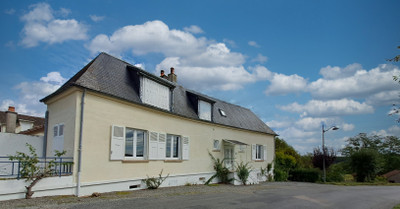Maison à vendre à La Nocle-Maulaix, Nièvre, Bourgogne, avec Leggett Immobilier