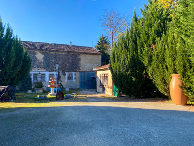 French property for sale in Mansle, Charente - €169,560 - photo 6