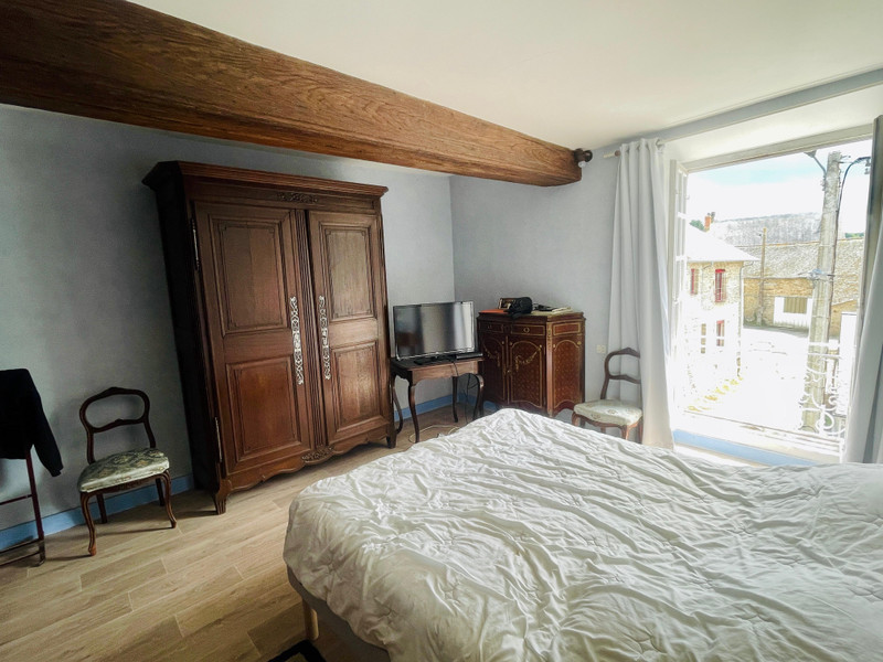 French property for sale in Courcité, Mayenne - €122,500 - photo 6