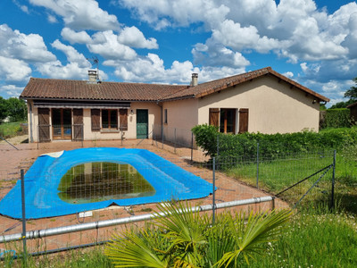 Maison à vendre à Lesterps, Charente, Poitou-Charentes, avec Leggett Immobilier