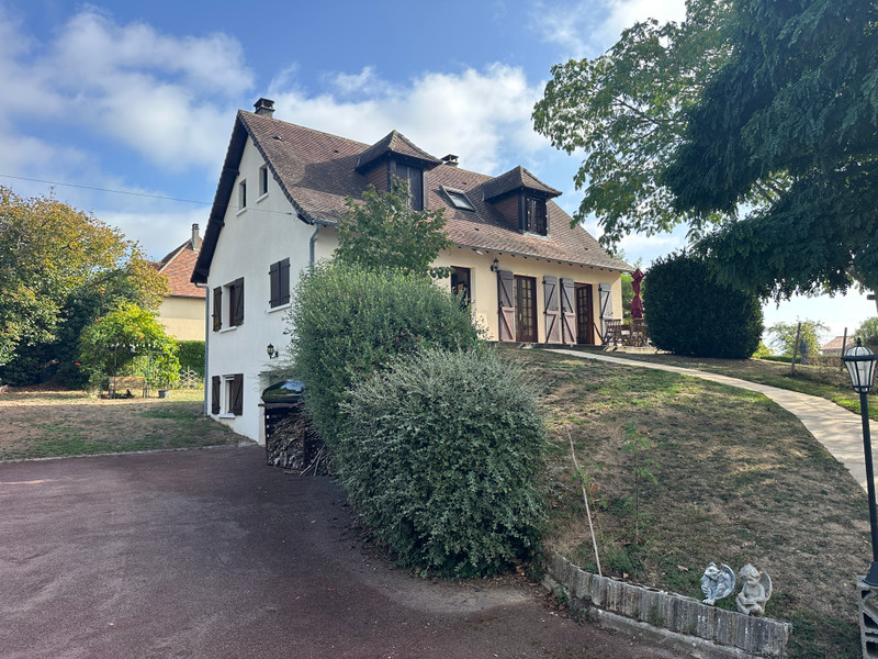 French property for sale in Saint-Saud-Lacoussière, Dordogne - €283,550 - photo 0