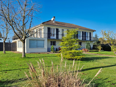 Maison à vendre à Chabrac, Charente, Poitou-Charentes, avec Leggett Immobilier