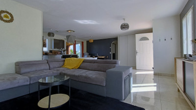 French property for sale in L'Isle-d'Espagnac, Charente - €227,900 - photo 5