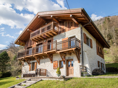 Maison à vendre à Verchaix, Haute-Savoie, Rhône-Alpes, avec Leggett Immobilier