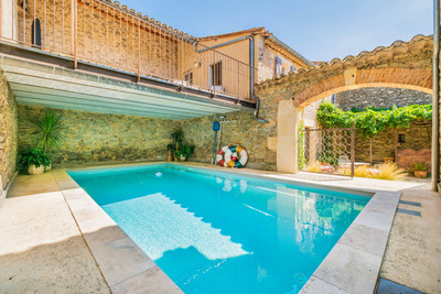 Exquisite prestige house with garden, swimming pool and outbuildings in Paraza