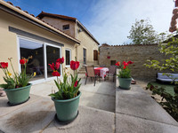 Propriété à vendre à Saint-Fraigne, Charente - 183 000 € - photo n°2