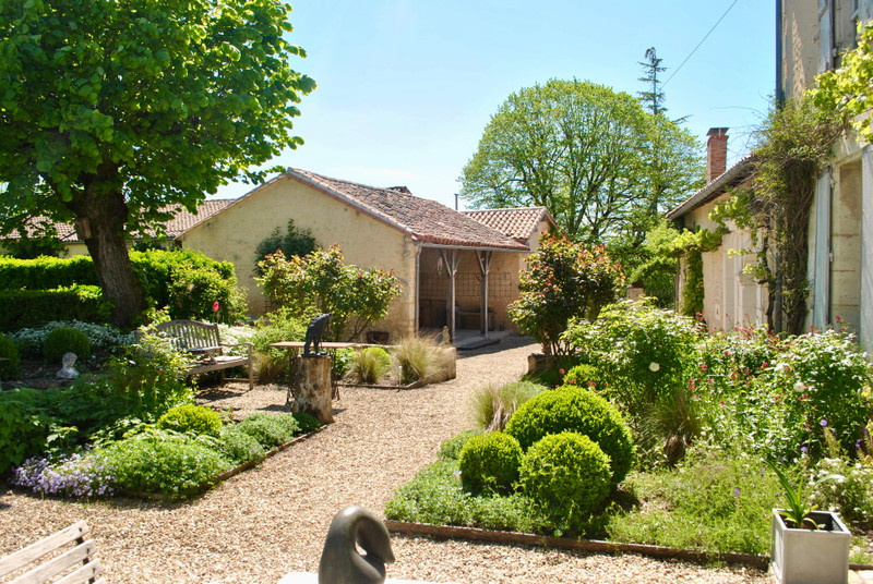 French property for sale in Ronsenac, Charente - photo 2